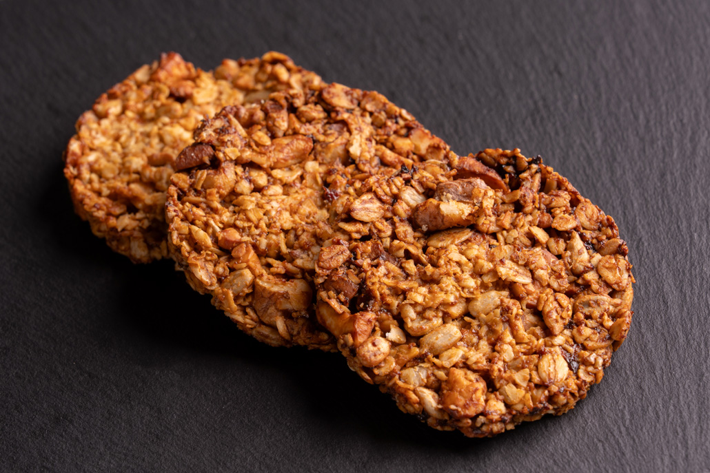 お菓子などのお店「十果（とか）」　「甘酒オートミールクッキープレーン（ナッツ）」画像