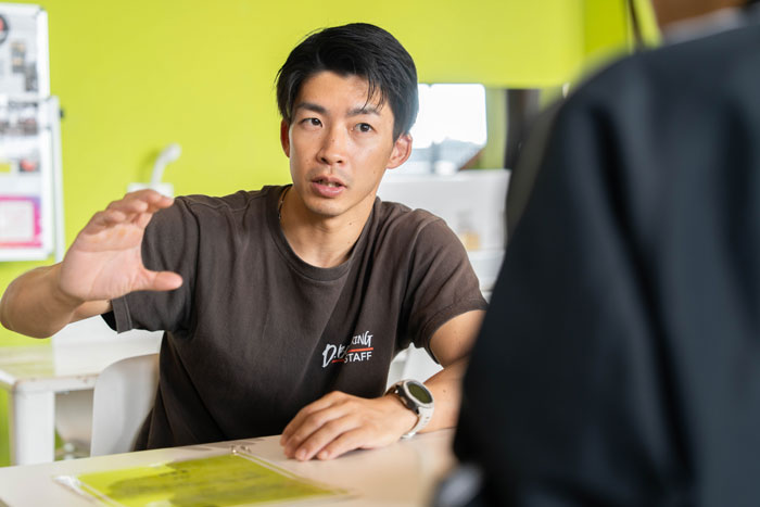 「ディーボルダリングプラス 松井山手」店長の長山様