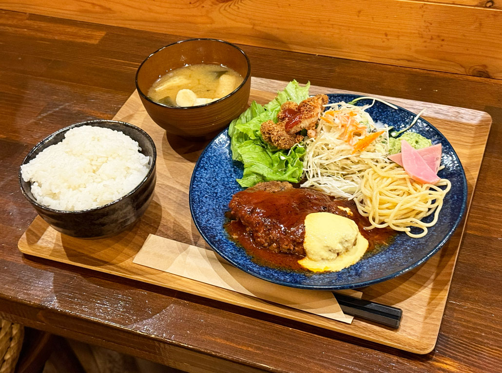 「CAFE＆DINING UP」ハンバーグ定食の画像