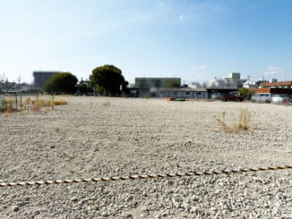 「レインボー小倉」の跡地（京都府宇治市小倉町神楽田２３番４、２５番）に駐車場の画像