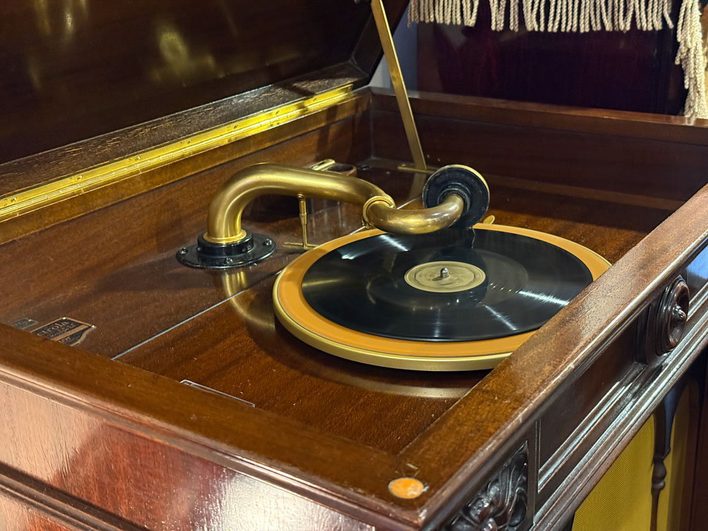 「Cafe瑠璃」　レコード画像