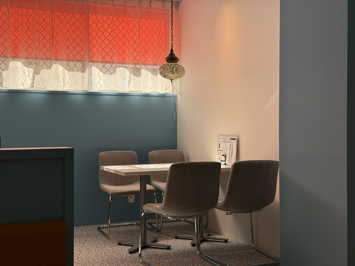 「喫茶クレタケ」２階の店内画像２