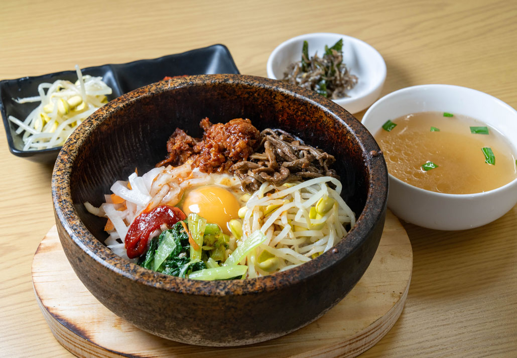 韓国食堂友情のビビンバ全体画像