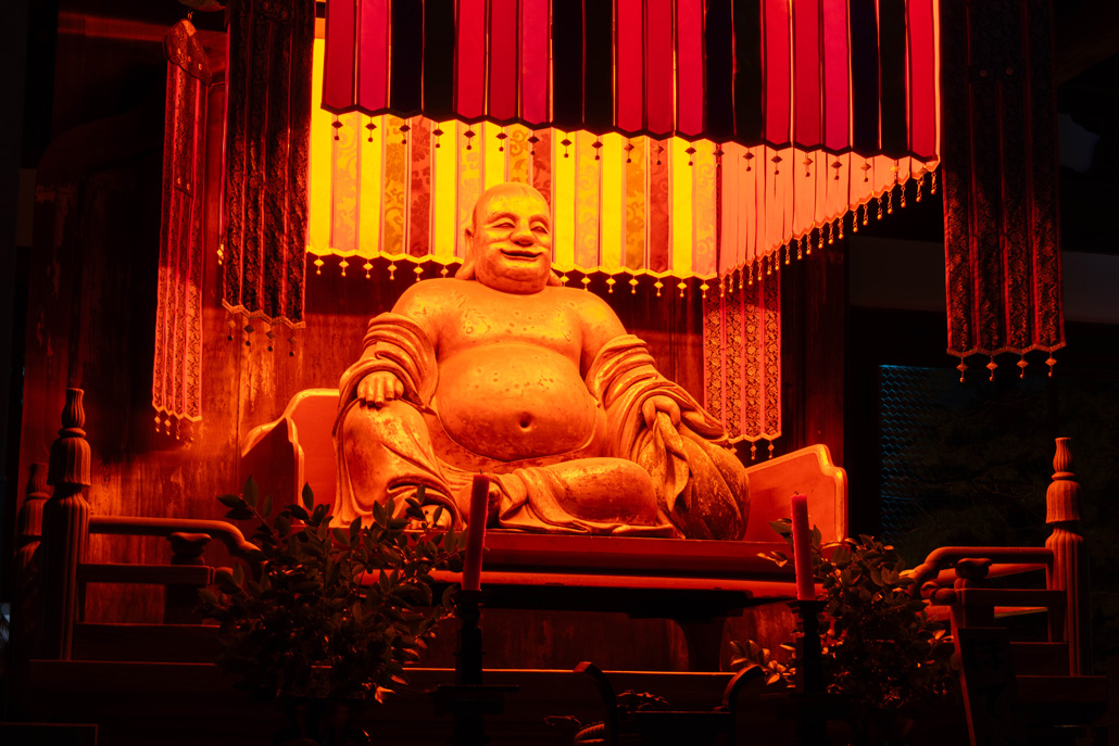 萬福寺 特別拝観＆光のアートインスタレーション開催時の天王殿の画像