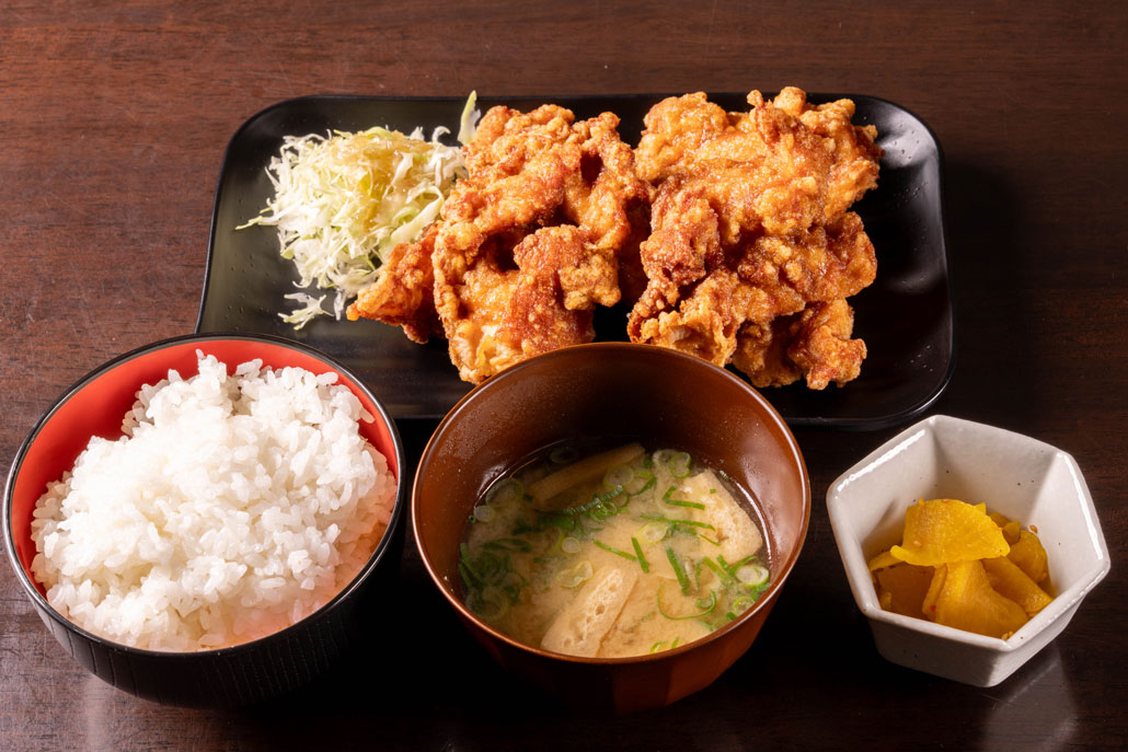「えがおや定食 ももの木」　からあげ定食画像