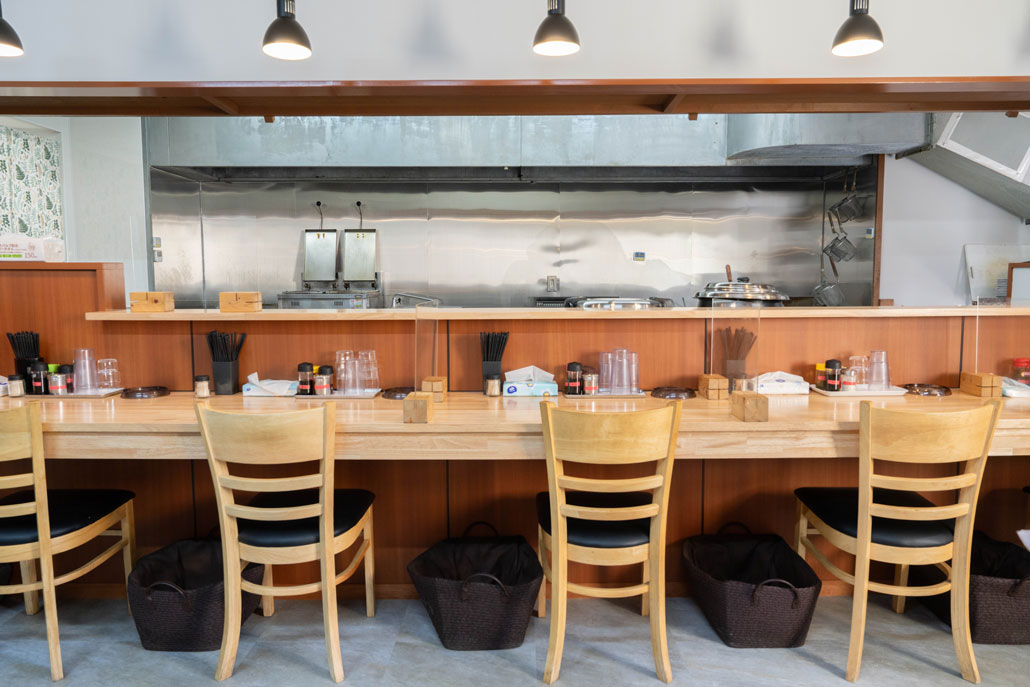 「えがおや定食 ももの木」　店内画像２