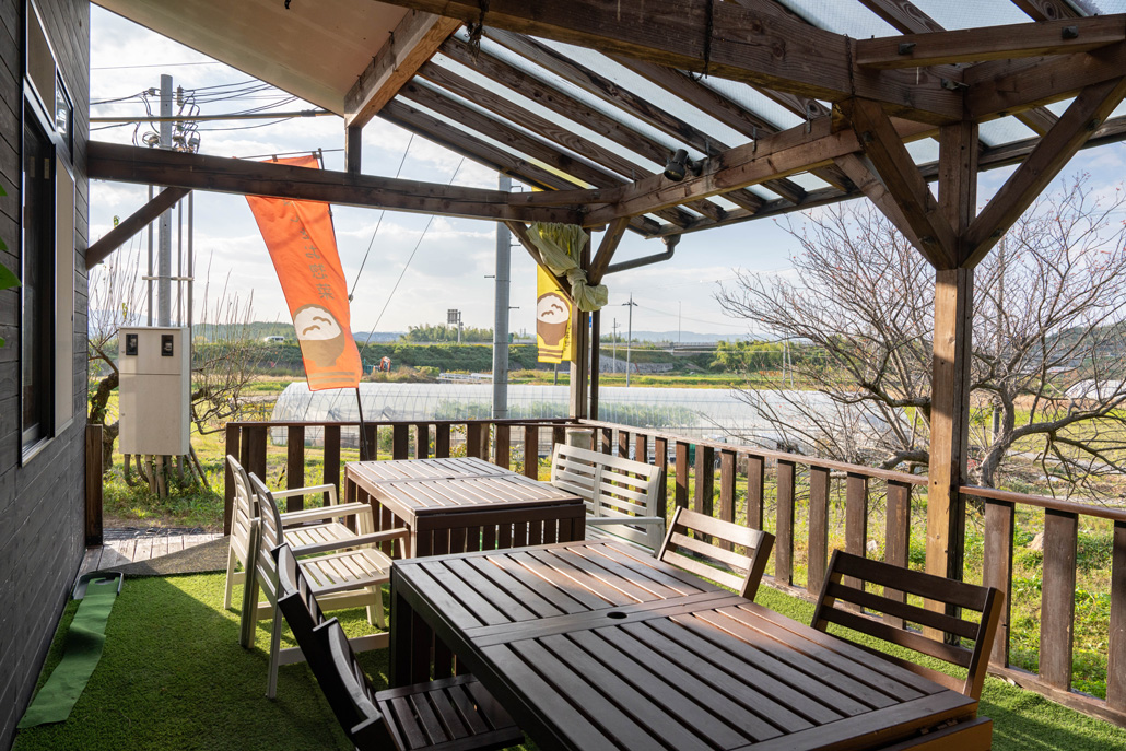 あいはうす鹿背山　テラス席の画像