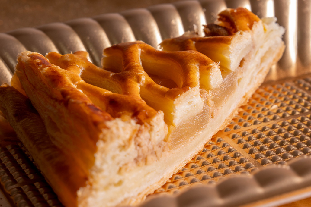 「おいしいもの総選挙2025」スイーツ部門で、「スーパーマーケットバロー」の「北欧アップルパイ」のカット画像