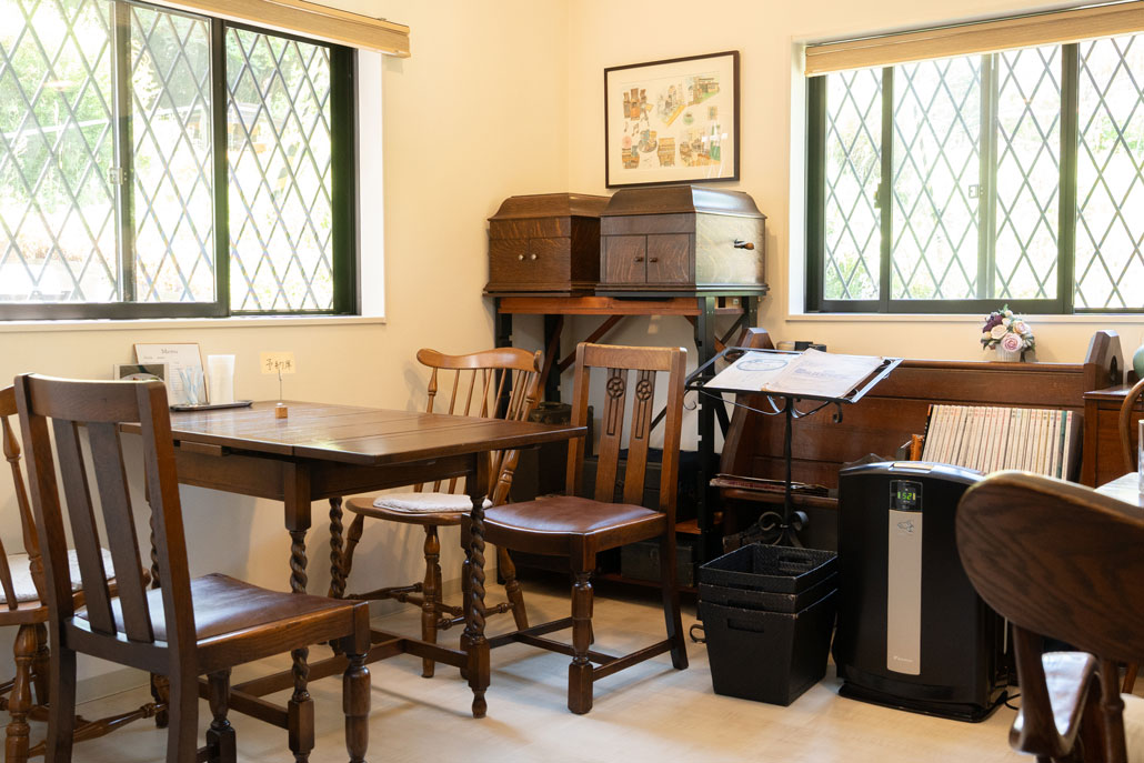 「Cafe瑠璃」　店内画像２