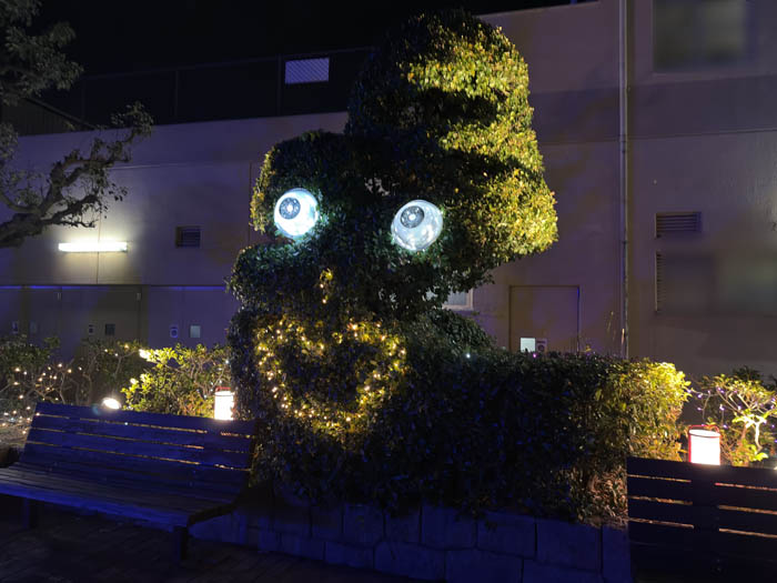 寺田駅周辺のイルミネーション（黄色いおばけ）の画像