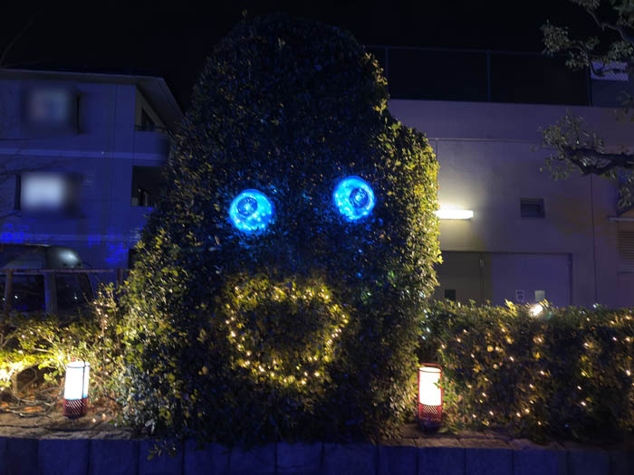 寺田駅周辺のイルミネーション（青いおばけ）の画像