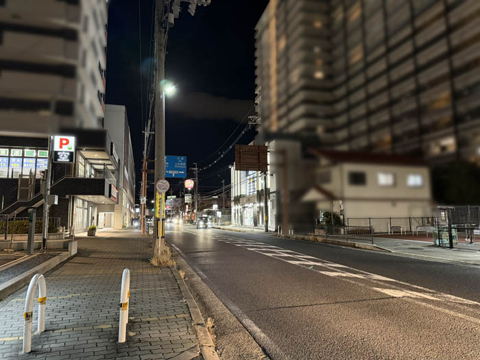 「TSUNAGU（ツナグ）」の前の通りの画像