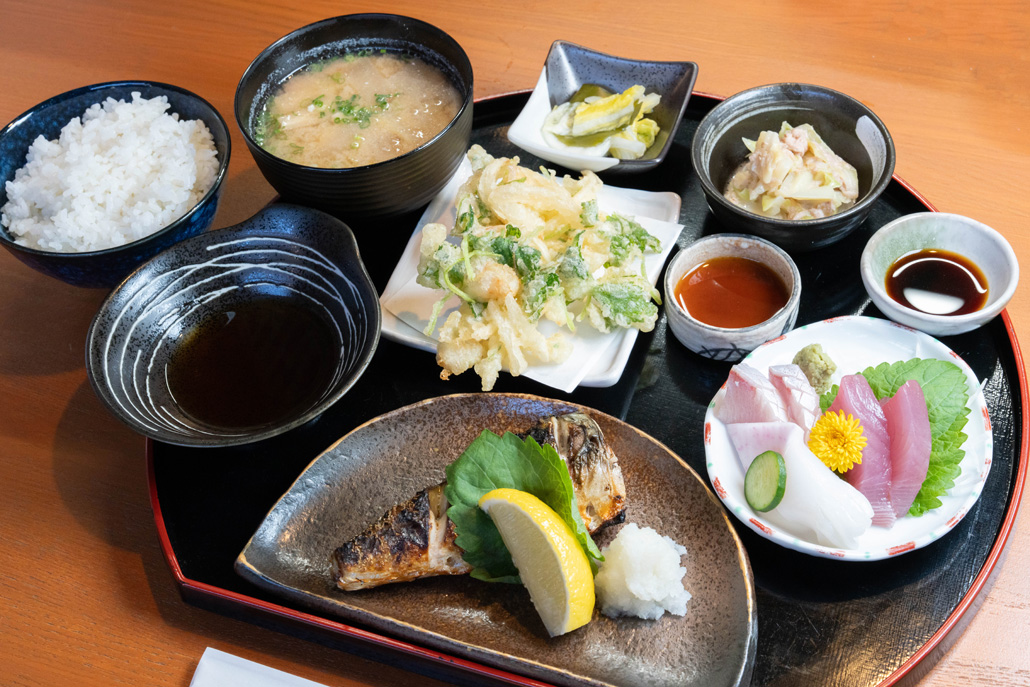 「uori」　魚炭焼定食の画像