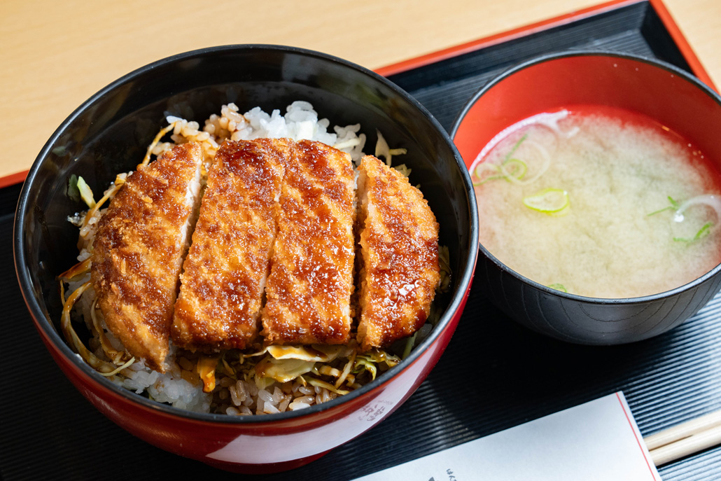 「憩和井 宇治市役所前店」　ソースカツ丼の画像