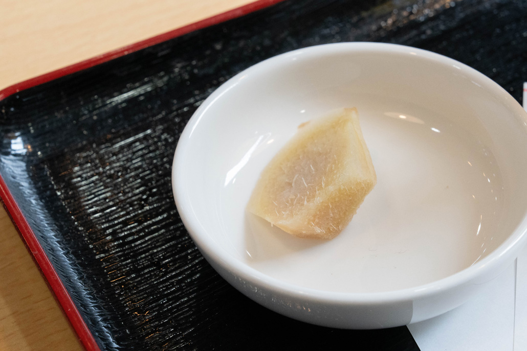 「憩和井 宇治市役所前店」　名物のひやしあめドリンクについてぅる生姜の画像