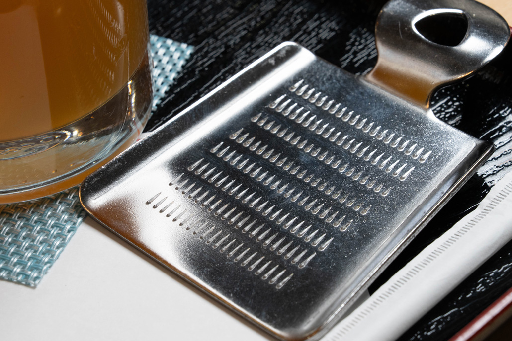 「憩和井 宇治市役所前店」　名物のひやしあめドリンクについてぅる生姜のおろし画像