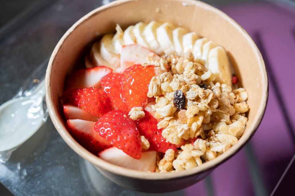 GIGI BOWLのフローズンヨーグルトの画像