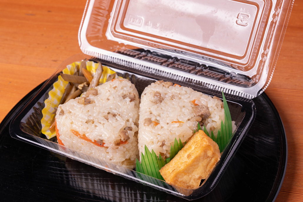 「okuno手」の「かしわ飯のおにぎりパック」画像