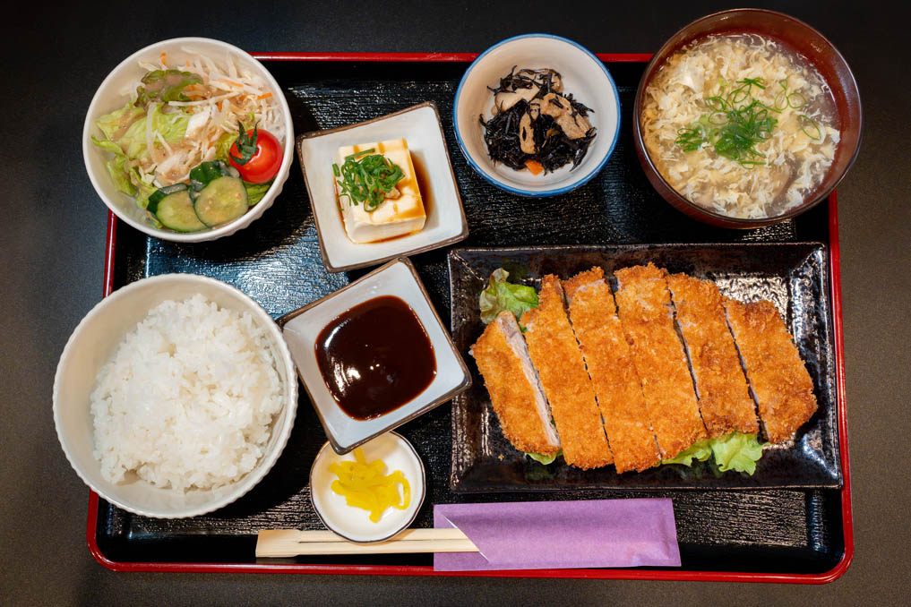 「ランチと呑処 casal」　トンカツ定食の画像２