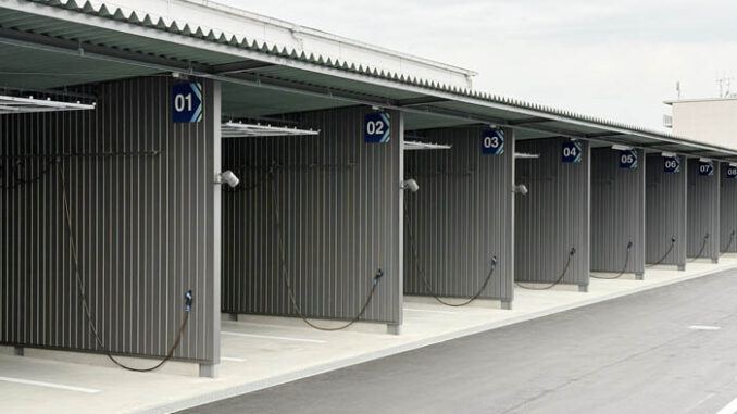 予約制セルフ洗車「Whitepit（ホワイトピット） 京都久御山店」