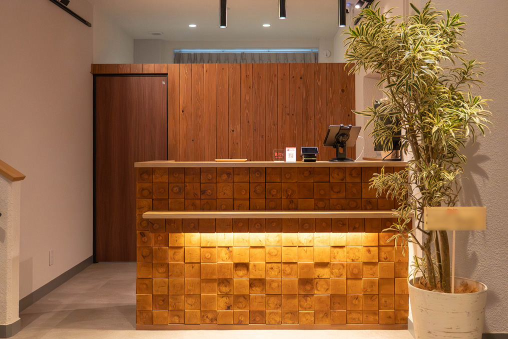 「ウッドデザインパーク京都-彩-」のフロント画像