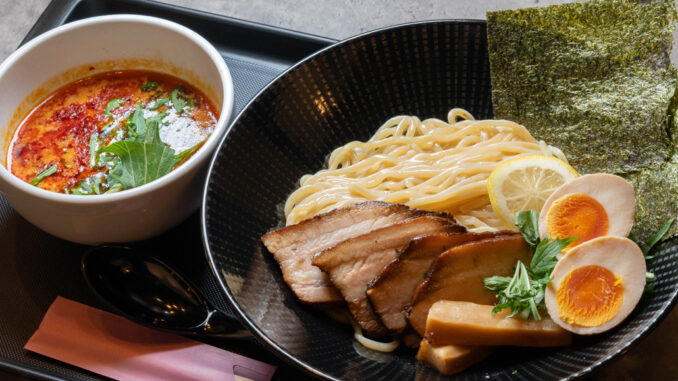 つけ麺 詠（うた）　海老辛つけ麺の画像