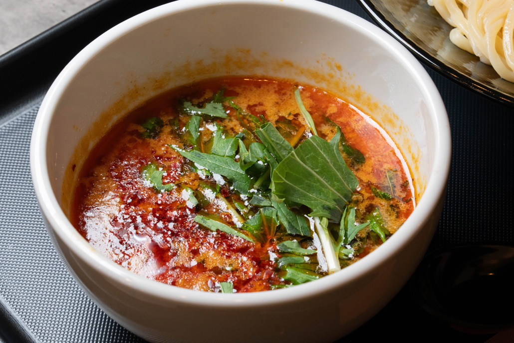 つけ麺 詠（うた）　海老辛つけ麺のスープ画像