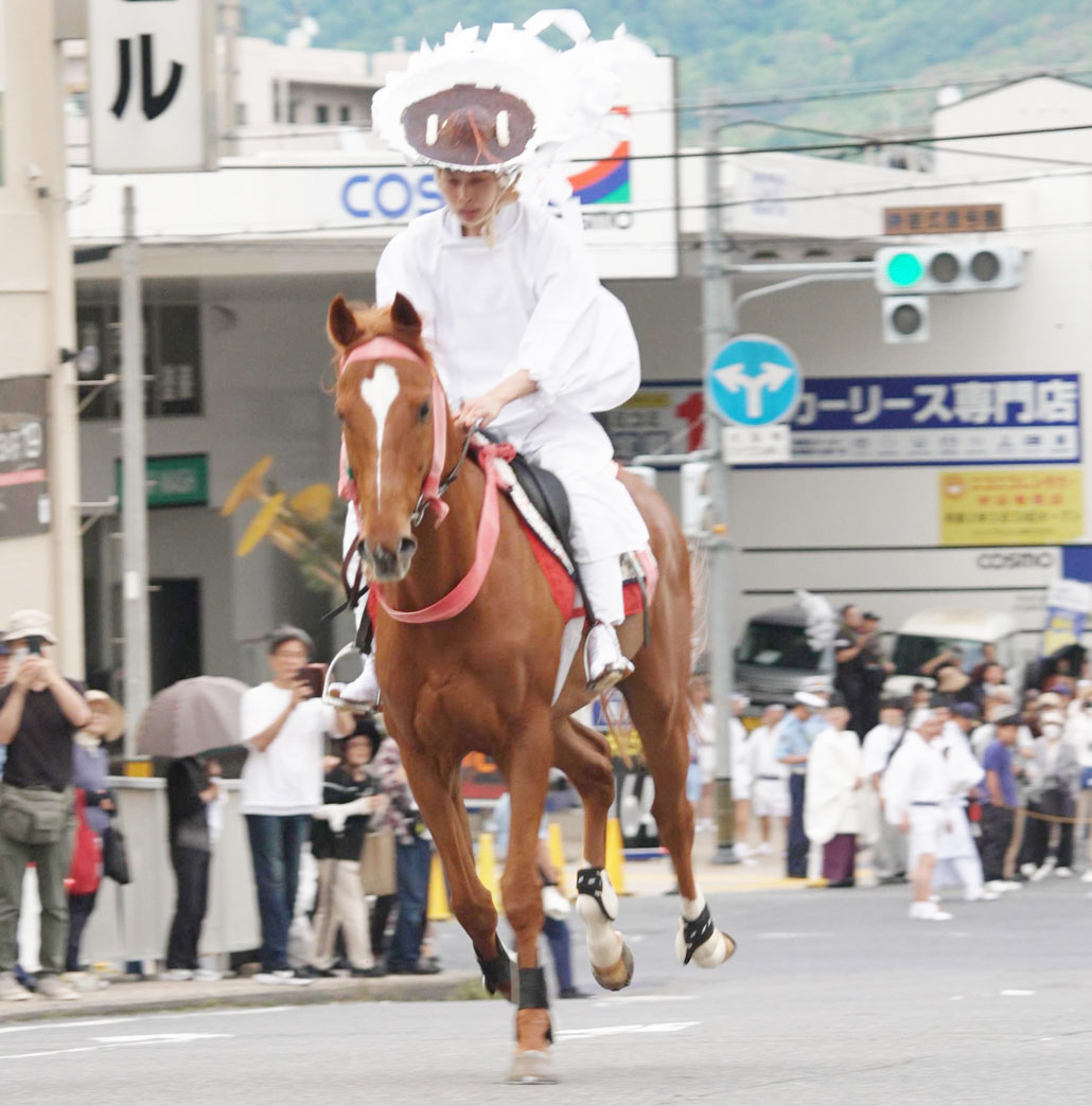 大幣神事の馬馳の画像