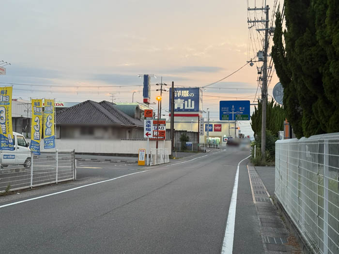 「リカーマウンテン 城陽平川店」の東側にスマホ専用精算コインパーキングの場所画像２