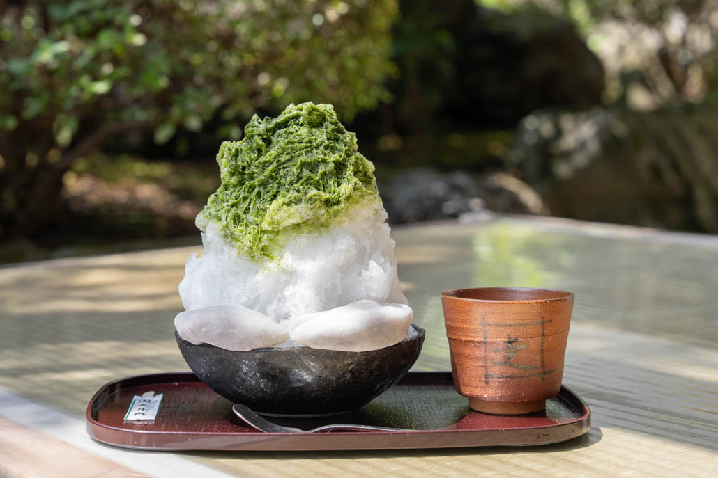 「やわた走井餅老舗」で、ひんやり美味しいかき氷「走井餅しぐれ」の画像