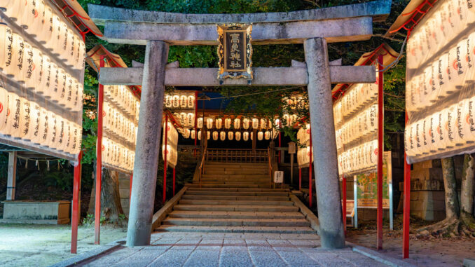 高良神社　提灯献灯の画像１