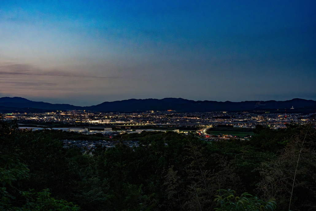 「ウッドデザインパーク京都-彩-」展望台からの夜景の画像