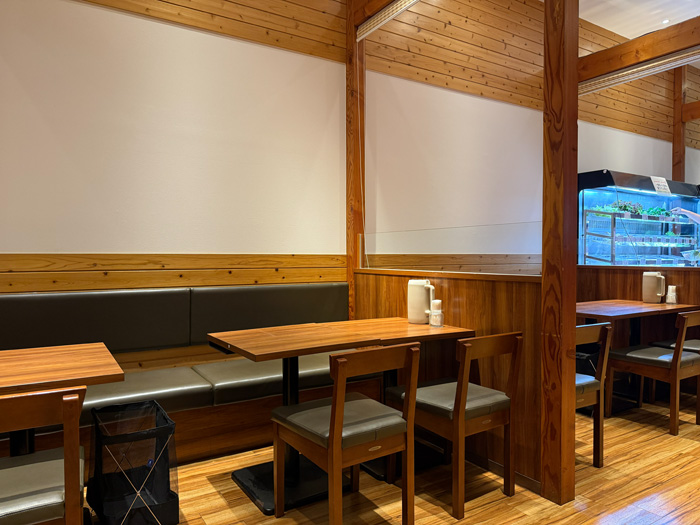 「ぐつぐつ麻辣湯」　店内画像１