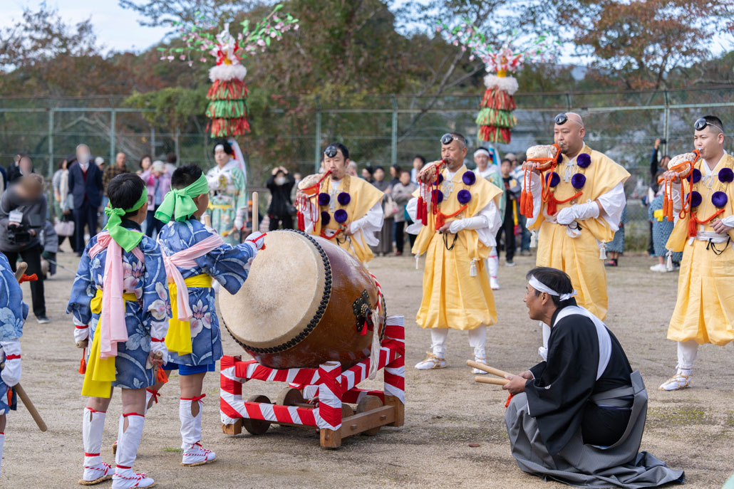 田山花踊り　小学校の画像