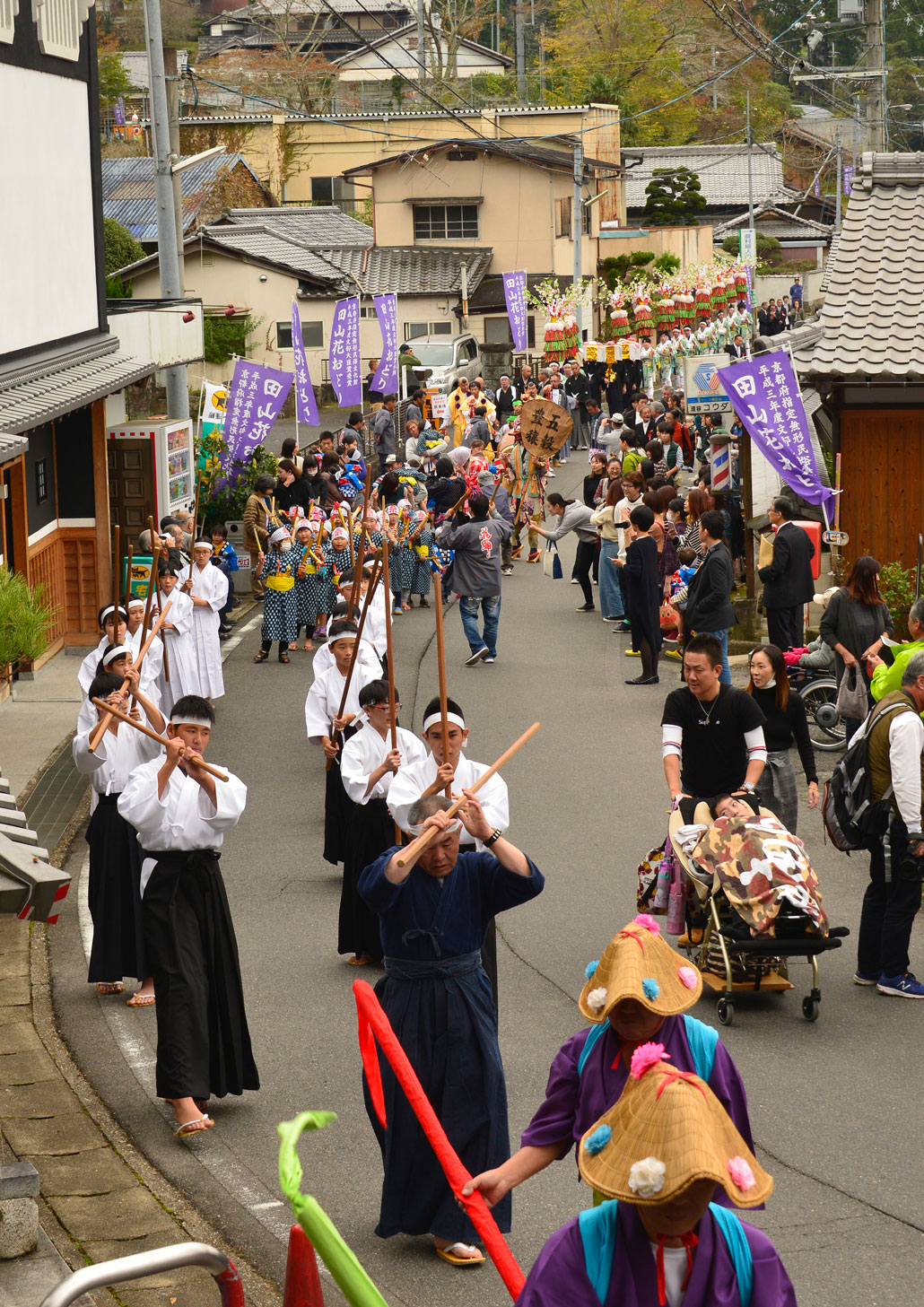 田山花踊り　行列の画像