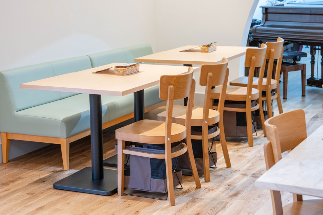 「Paso a Paso ～ Café & Dining ～」テーブル席画像