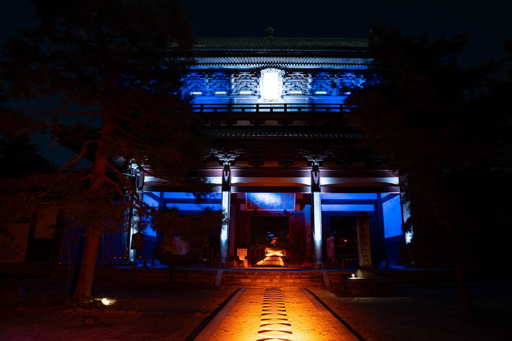 萬福寺で行われる夜間特別拝観・光のアートインスタレーション　